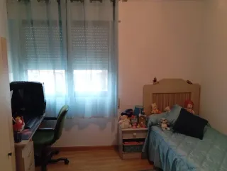 Se alquila habitación