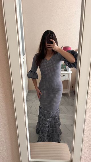 Traje de flamenca gris de lunares