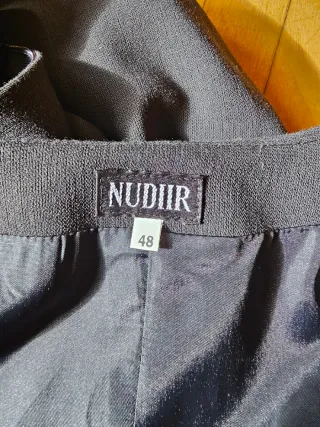 Traje de falda negro