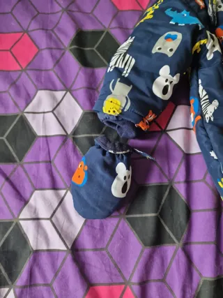 Buzo de bebé con estampado de animales