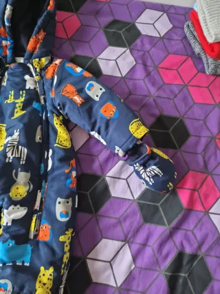 Buzo de bebé con estampado de animales