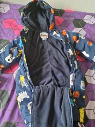 Buzo de bebé con estampado de animales
