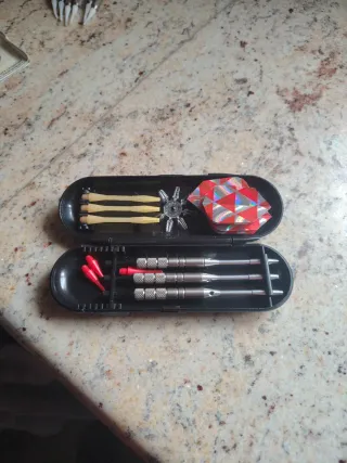 Set de 3 dardos unicorn y 6 dardos harrows