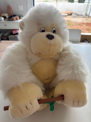 Gorila de peluche blanco