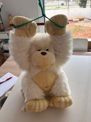 Gorila de peluche blanco