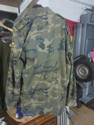 Chaqueta militar camuflaje