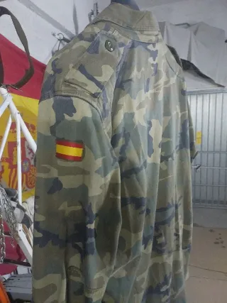 Chaqueta militar camuflaje