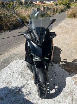 Yamaha X-MAX 125 Tech MAX Negra