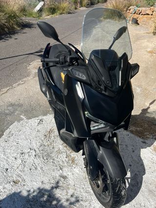 Yamaha X-MAX 125 Tech MAX Negra