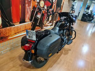 Harley Davidson Softail Heritage Negra