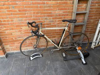 Rodillo de entrenamiento Tacx Flow + Soporte rueda