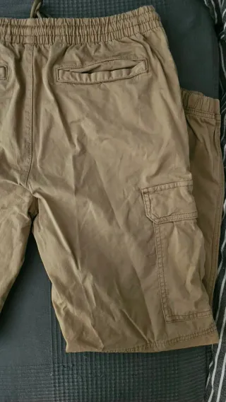 Pantalón cargo Lefties beige