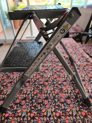 Escalera plegable 2 peldaños