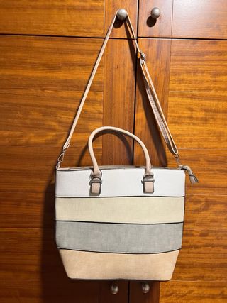 Bolso tote beige y blanco con cremallera