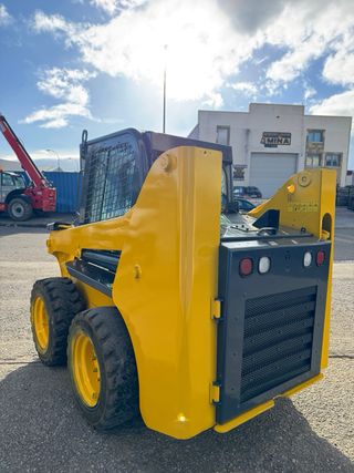 Minicargadora Gehl R150