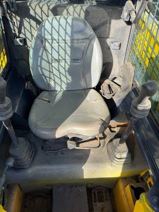 Minicargadora Gehl R150