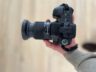 Sony Alpha DSLR A200 + DT 18-70mm 3 años garantia