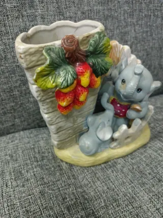 Portapenne con elefanti e uva