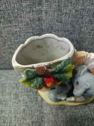 Portapenne con elefanti e uva