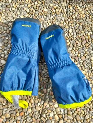 Manoplas Decathlon Azules y Amarillas