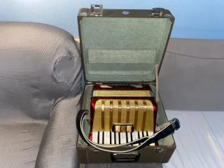 Fisarmonica Hohner Student IV N 40 Bassi