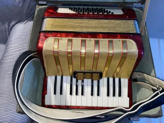 Fisarmonica Hohner Student IV N 40 Bassi