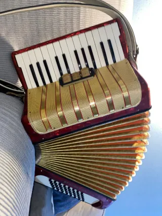 Fisarmonica Hohner Student IV N 40 Bassi