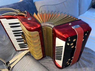 Fisarmonica Hohner Student IV N 40 Bassi