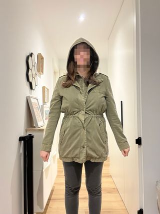 Parka larga PULL&BEAR verde militar