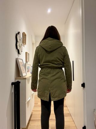 Parka larga PULL&BEAR verde militar