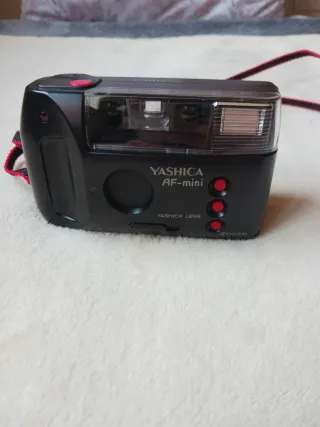 Fotocamera analogica Yashica AF-mini