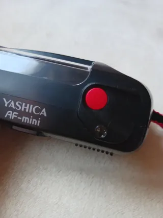 Fotocamera analogica Yashica AF-mini