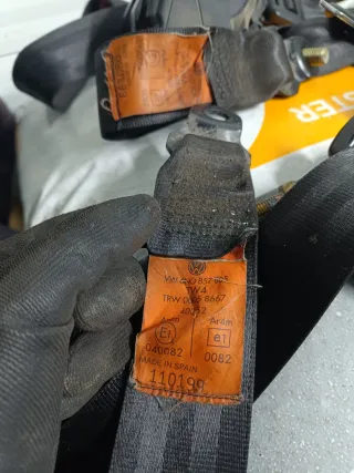 Cinto traseiro direito vw polo 6n