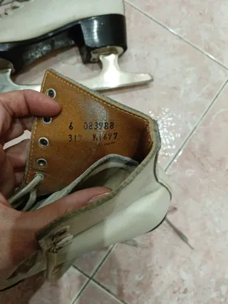 Pattini di ghiaccio bianchi