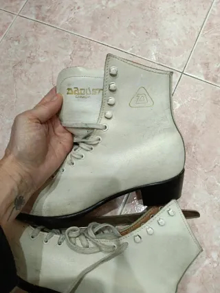 Pattini di ghiaccio bianchi