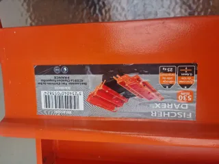 Caja de herramientas naranja