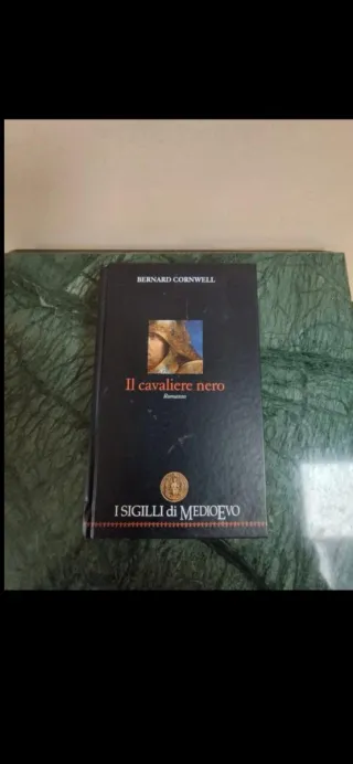 Libro nuovo il cavaliere nero