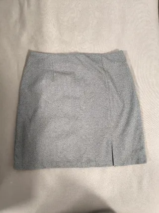 Falda SHEIN gris con abertura lateral