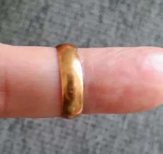 Alianza oro 18K clásica