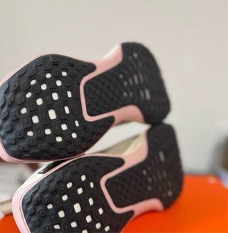 Nike ZoomX Invincible 3 Beige/Rosa