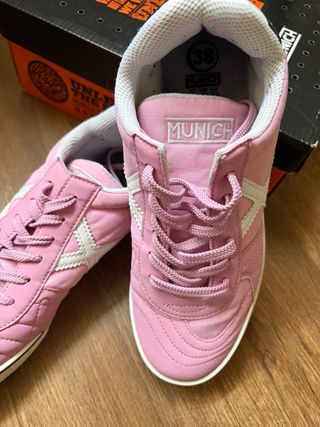 Zapatillas Munich rosas talla 38