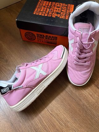 Zapatillas Munich rosas talla 38