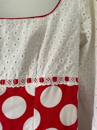 Traje de flamenca rojo y blanco