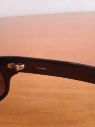 Gafas de sol Lacoste negras con lentes negras