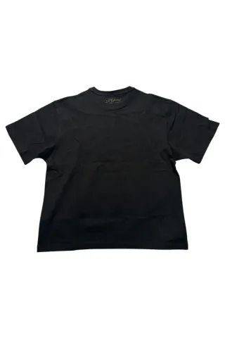Camiseta negra bordada