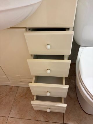 URGE! Mueble con lavabo, grifo, encimera y espejo