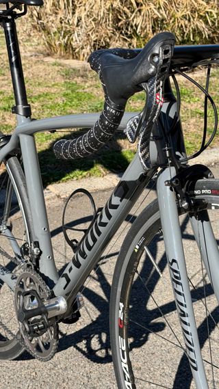 Bicicleta de carretera Specialized de carbono