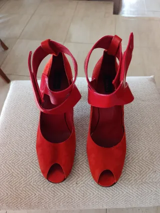 Zapatos rojos ante y charol