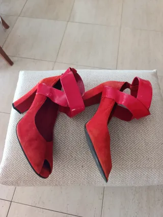 Zapatos rojos ante y charol