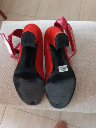 Zapatos rojos ante y charol